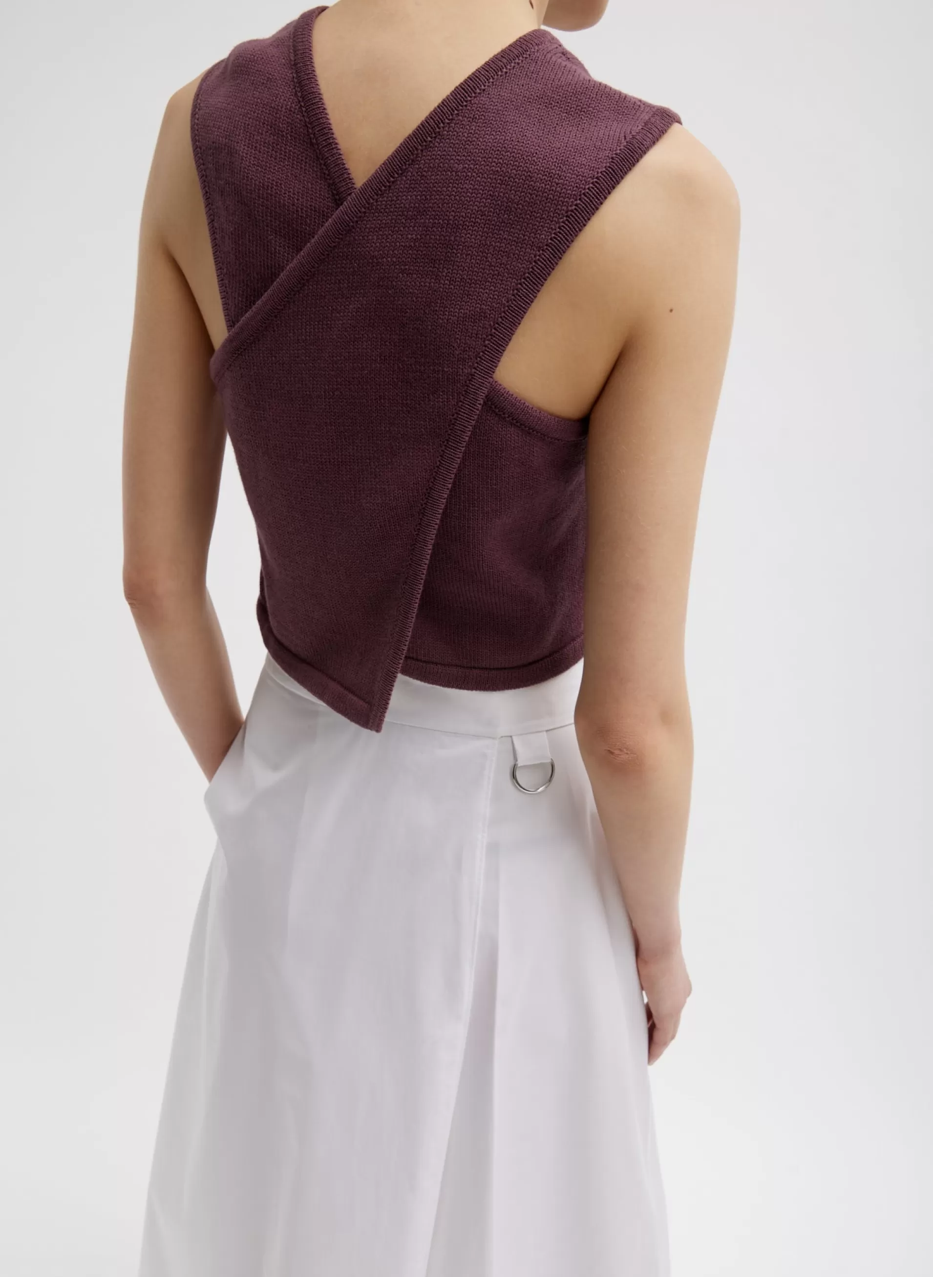 Best Tibi Cotton Criss Cross Cropped Sleeveless Sweater Cinnamon