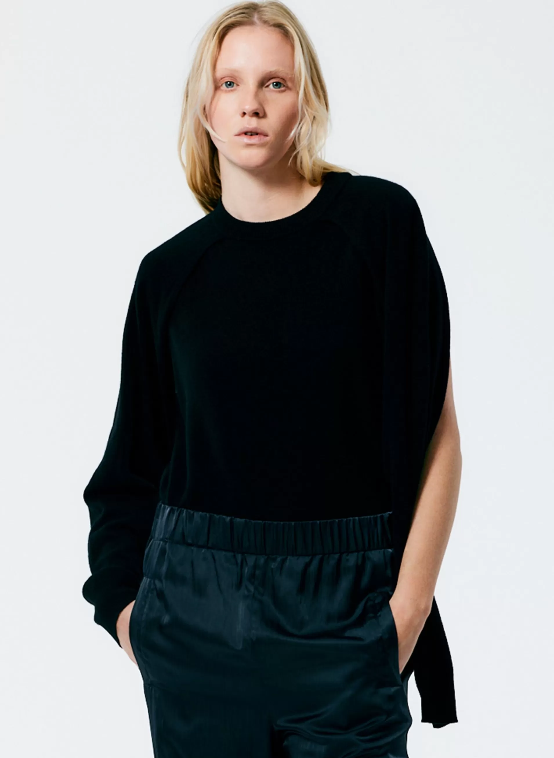 Discount Tibi Feather Weight Cashmere Easy Cocoon Tunic Black