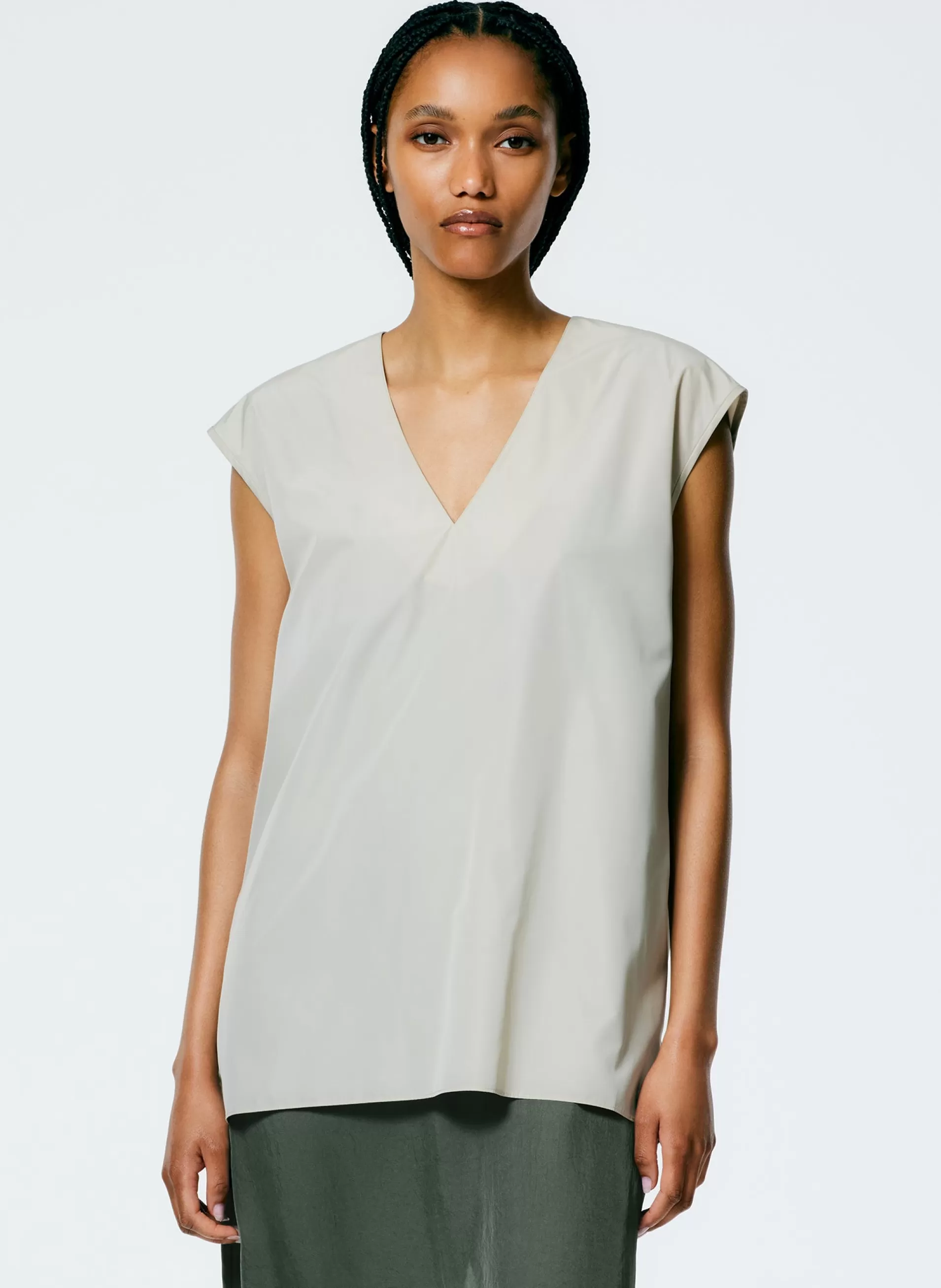 Fashion Tibi Italian Sporty Nylon Sleeveless V-Neck Top Ash