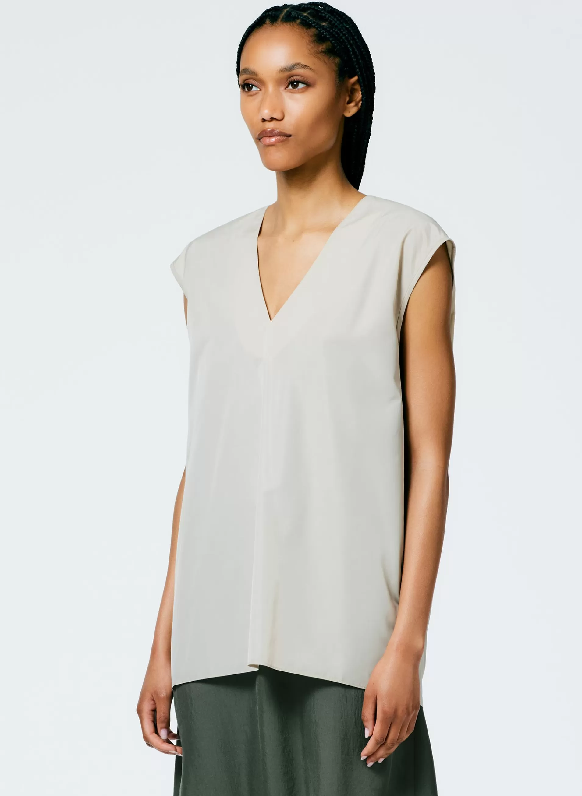 Fashion Tibi Italian Sporty Nylon Sleeveless V-Neck Top Ash