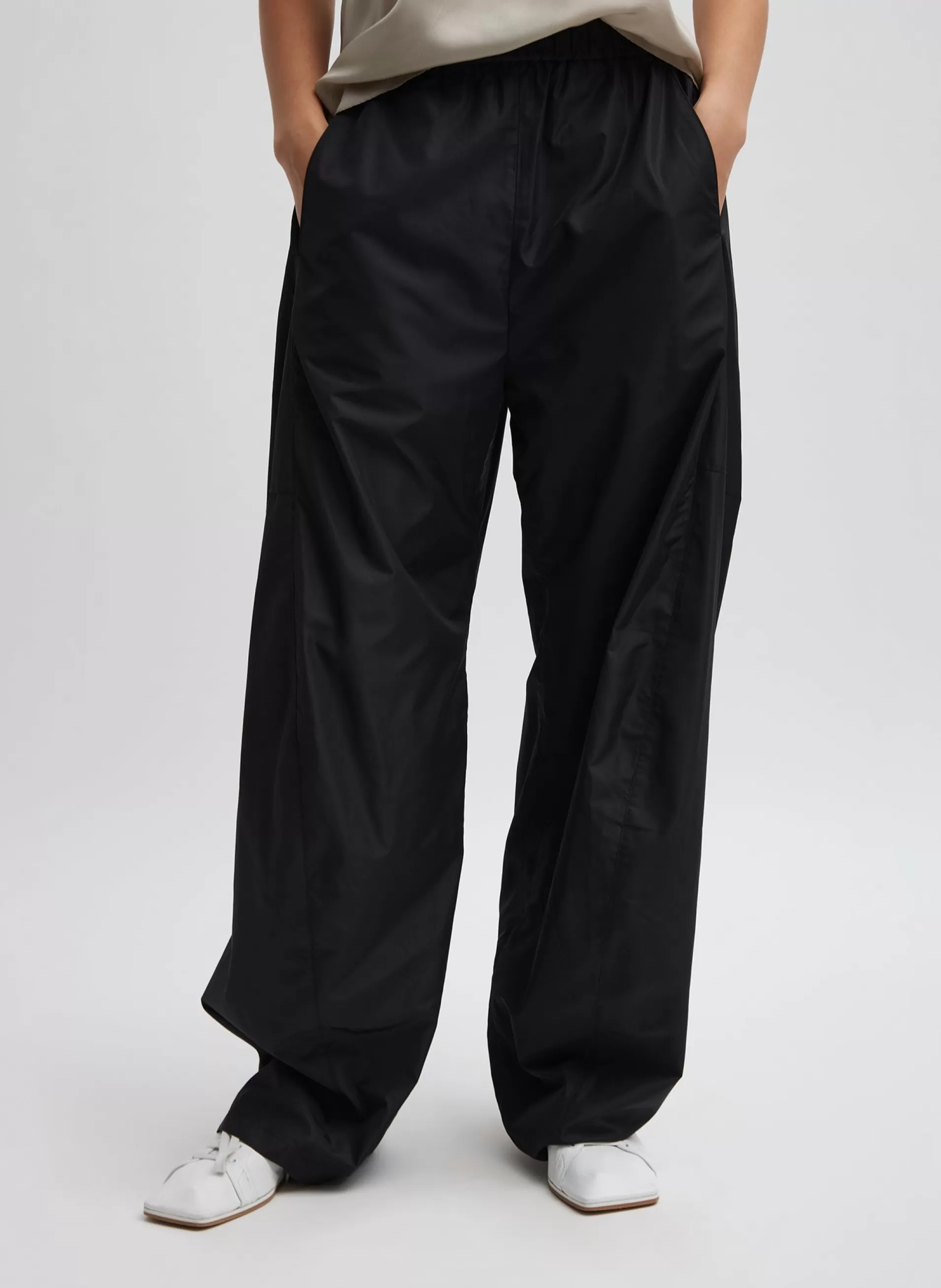 New Tibi Italian Sporty Nylon Winslow Pant Black