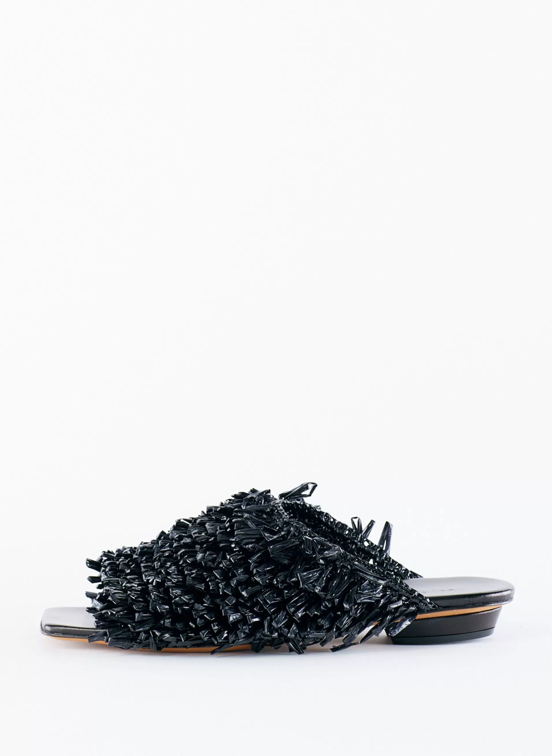 Store Tibi Woodward Raffia Flat Black